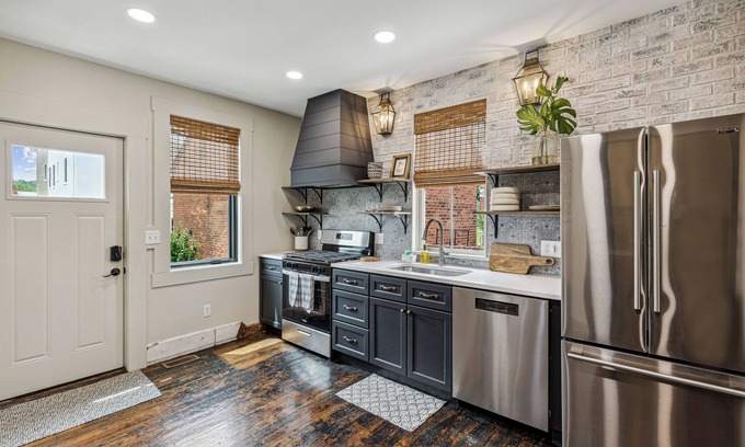 Covington House | NEW! The Covington Cottage, a cozy getaway in charming, historic Covington, KY