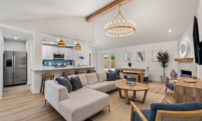 Frisco Villa | NEW-The Frisco Greek Villa-POOL-Sleeps 18-Close to PGA/The Star/Toyota Stadium