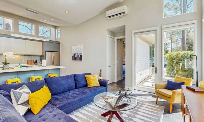 Wilmington House | New! The Mel~ Modern, Airy Cottage~5 Mins to Beach + UNCW
