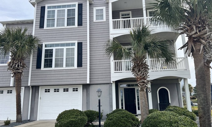 Ocean Isle Beach House | New this Season. Canal home, 5 min to direct Beach access. Wonderful street!