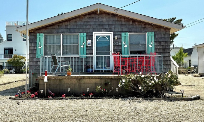Surf City House | NEW-Three-bedroom, 1.5-bath retreat plus an outdoor shower for up to 8 guests.