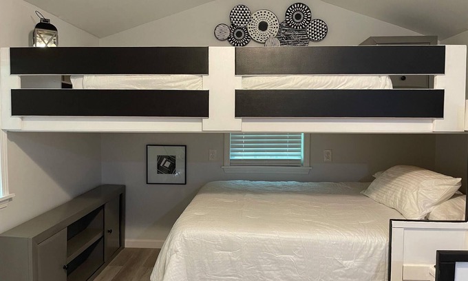 Lilburn House | New Tiny House Near Stone Mountain Park