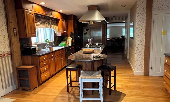 North Clarendon House | New to Market! Peaceful Green Mountain country retreat near Killington and Okemo