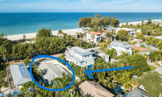 Ilexhurst House | New To The Rental Market Just Steps To The Beach!