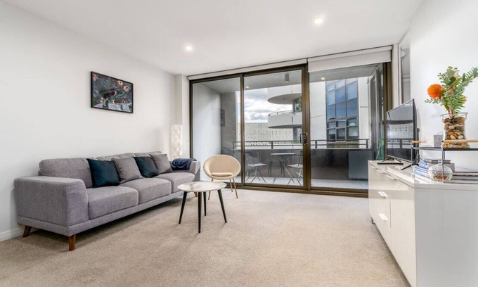 Barton Apartment | New to VRBO: 2BR apt in Governor Place: 4 mins to Foreshore!