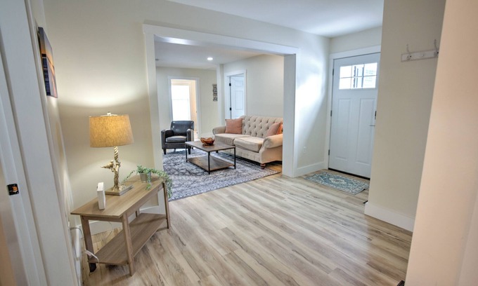 White Mills House | NEW TO VRBO-Great location spacious newly renovated 3-bedroom with WiFi and AC