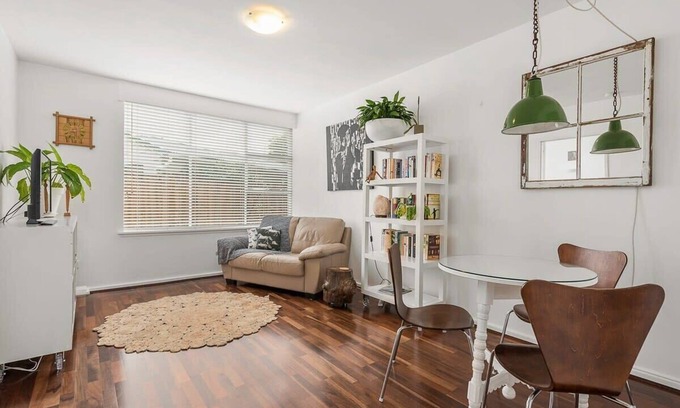 New Town Apartment | New Town Gem: Homely City-Fringe Apartment