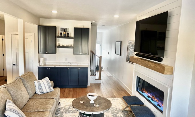 Wooded Estates House | NEW Townhome - Less than 5 min. walk to Notre Dame!