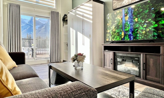 Harvie Heights House | New Townhome with Nice Layout @Skyridge, 5min to Canmore, 1min to BanffGate