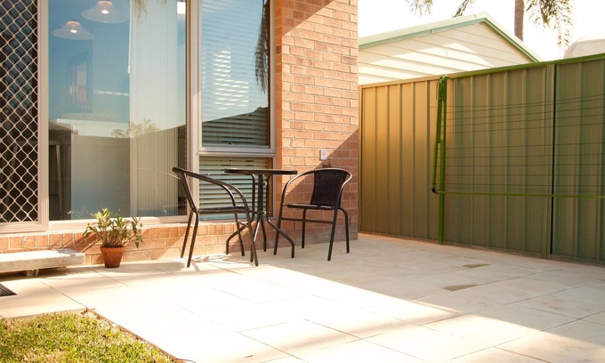 Shortland House | New Townhouse 2, Close to Hospitals & University