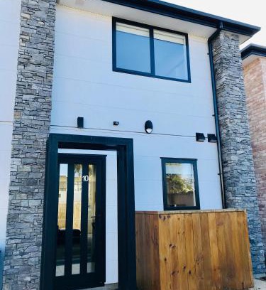 Riccarton Apartment | New Townhouse 5 min from central CHCH including bikes to use