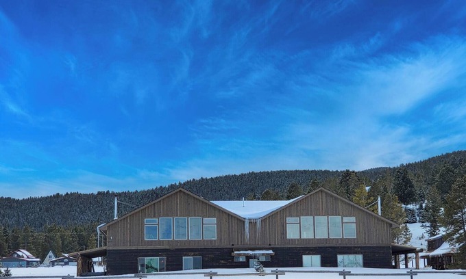 Georgetown House | New townhouse at GTL! Easy winter access!