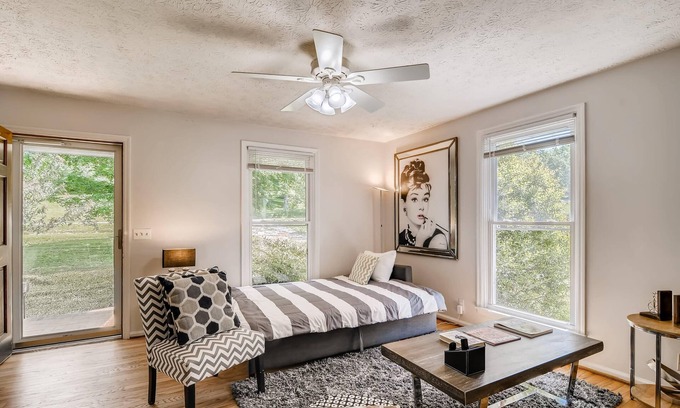 Franklin House | New- Tranquil & Gorgeous Countryside 3br/2bath Home on 1 Acre - 20 Min From Nashville!