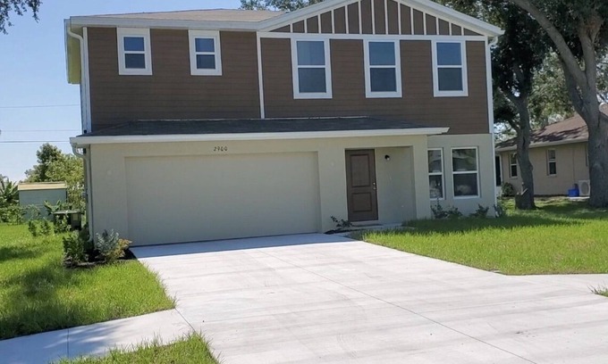 North Port House | New Two story Cozy House Near Warm Mineral Springs