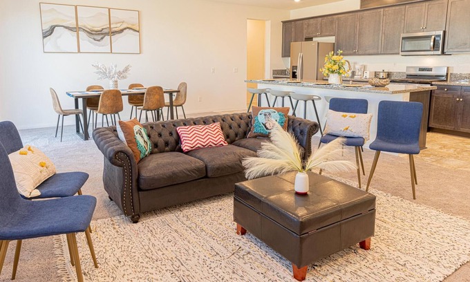 Riverside House | New TwoStory Home 6b4b w/Mountain View /Riverside