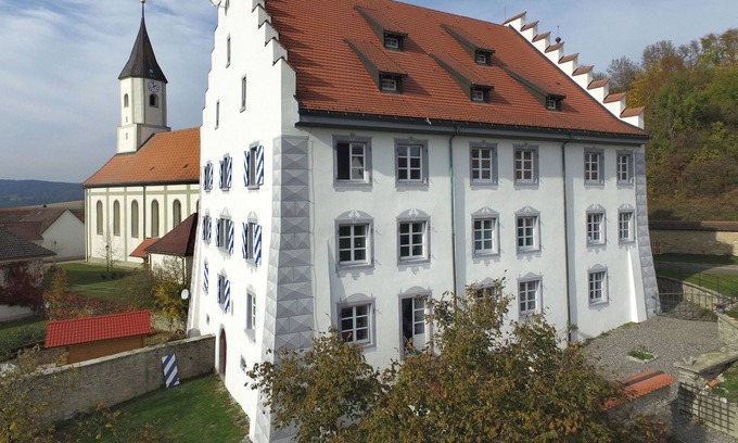 Stuehlingen Apartment | New vacation apartment in a historic cultural monument