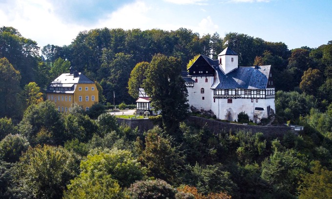 Lengefeld Apartment | New vacation apartment right next to Rauenstein Castle