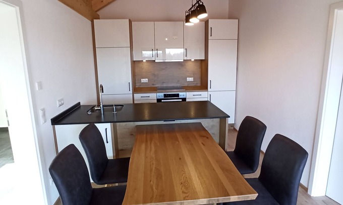 Teisendorf Apartment | New vacation apartment with mountain views