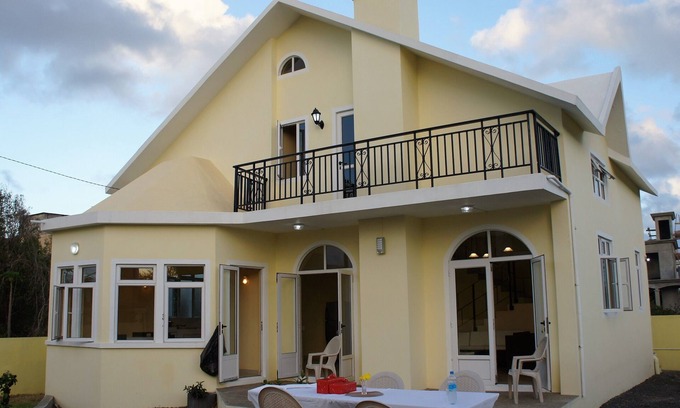 Pointe aux Canonniers Villa | New Villa For Rent Near The Beach
