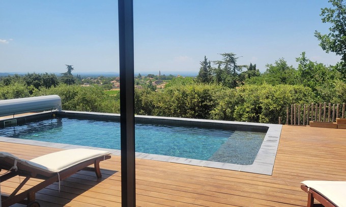 Crillon-le-Brave Villa | New villa with king-size bedding, exceptional panorama