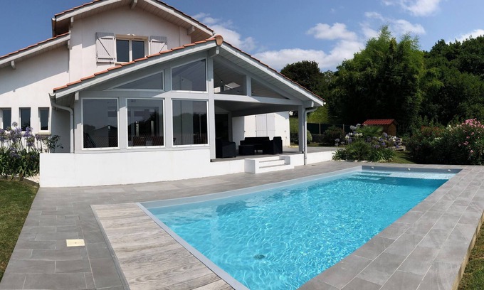 Arbonne House | New villa with swimming pool just outside Biarritz