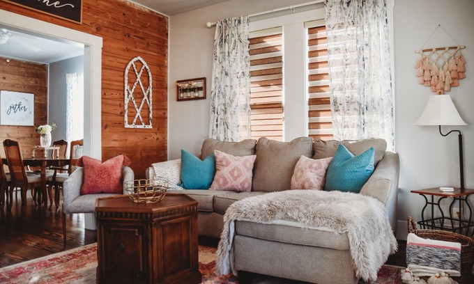 Schulenburg House | NEW! Vintage cozy 1940’s updated, 2bd/2ba