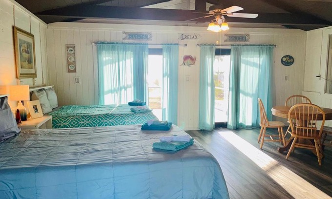 Englewood House | New water view guest house in Englewood