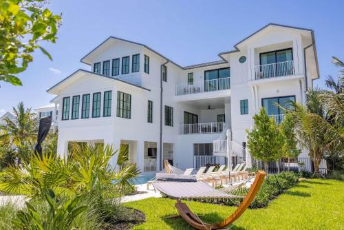Key West House | New Waterfront Home - Sunray House