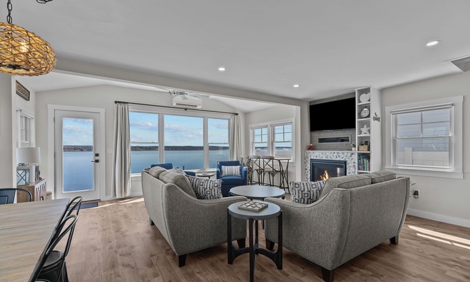 Portsmouth House | New WATERFRONT home in Portsmouth!