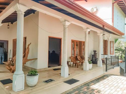 Kahangama Hotel | New White House Ratnapura