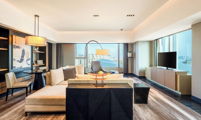 He Ping Hotel | New World Shenyang Hotel