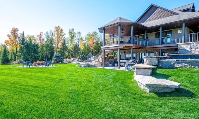 Trent Lakes House | New Year Special Rates! Devlok 6 Bedroom UnitA, Sleeps 14