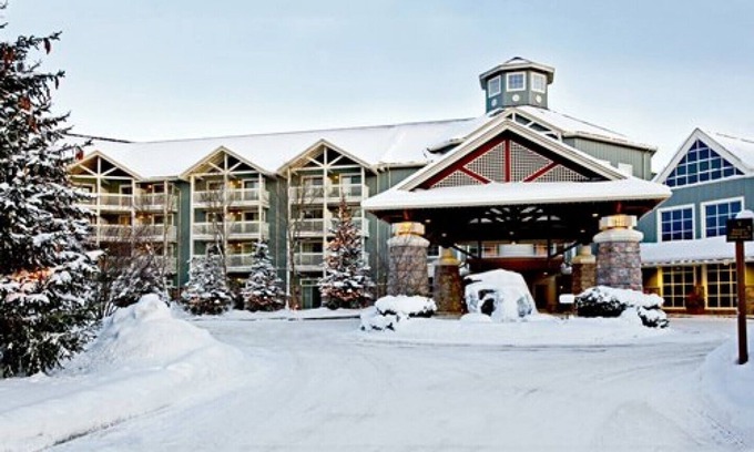 Huntsville Condo | New Years at Deerhurst