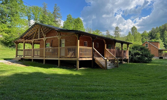 Campton Cabin | New! Yogi's Get Away in Red River Gorge- Big Yard.