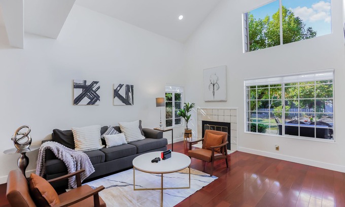 Townsend House | NEW4BR! Spacious house with Amazing backyard, BBQ & Games in superb San Jose
