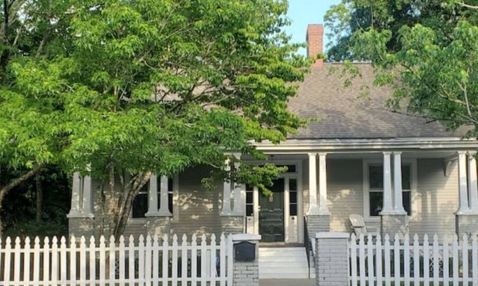 Chapin Cottage | Newberry Cottage - Steps to downtown
