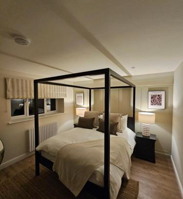 Barrow Gurney Apartment | Newditch Farm - BRS Airport
