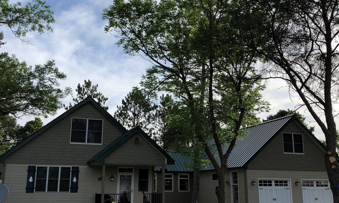 Grandy House | Newer Construction 5BR, 5BA Lake Home near Milaca