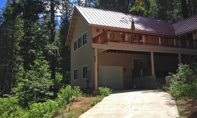 Yosemite West House | *NEWER Yosemite Inverness House* with Central Air and Heat Inside Yosemite Park