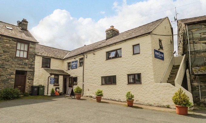 Broughton in Furness Cottage | NEWFIELD APARTMENT 1, pet friendly in Broughton-In-Furness