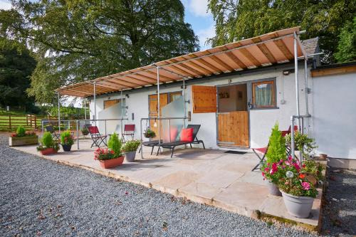 Natland House | Newlands Farm Stables