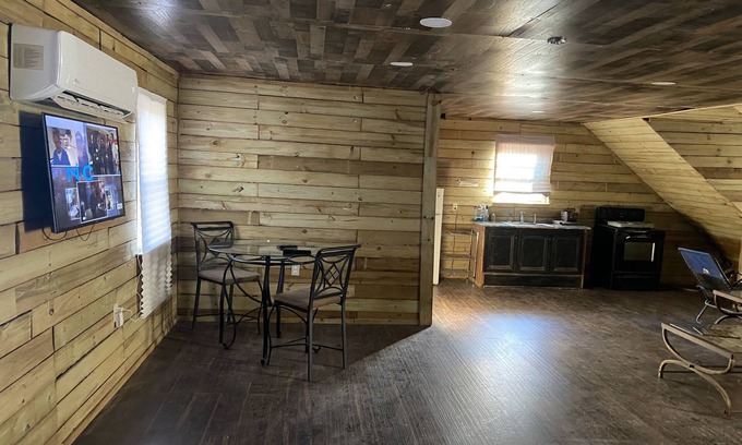 Marvell Apartment | Newly added studio apartment, above garage.