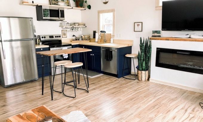 Sandpoint House | Newly Built 1-bedroom house w/deck, W/D, full kitchen, WiFi in SANDPOINT