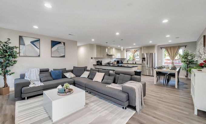 San Jose House | Newly built 2,100 sqft home 6br and 5ba in Willow Glen