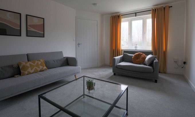 Old St Mellons House | Newly Built 4Bed House 15 mins to Newport/Cardiff