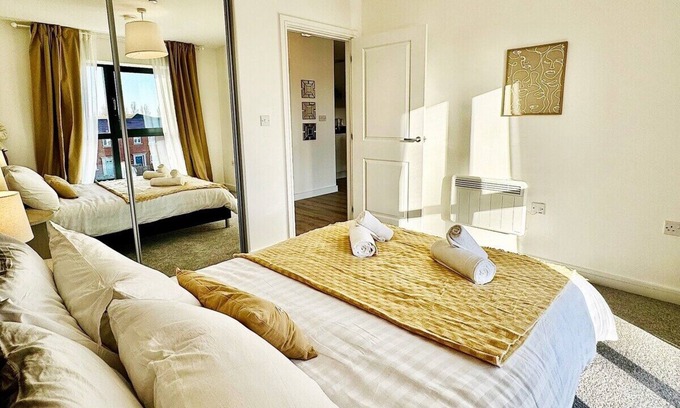 Derby Apartment | Newly built apt in central Derby w/ on st parking