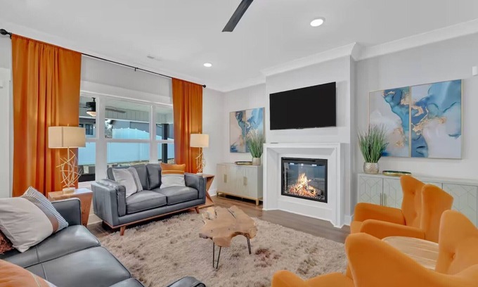Knoxville House | Newly built, fully equipped Knoxville home for 10!