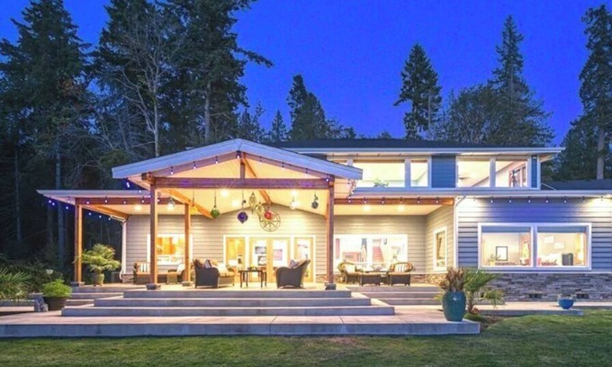 Belfair House | Newly Built Luxury 4 bedroom Waterfront Home
