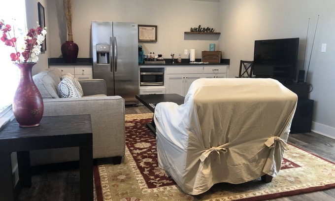 Heights House | Newly built private garage apartment in Little Rock's Heights neighborhood!