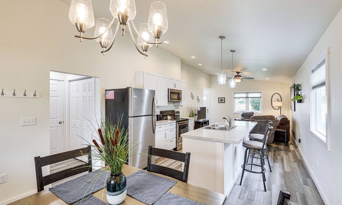 Rapid City House | Newly Built Rapid City Retreat ~ 1 Mi to Dtwn